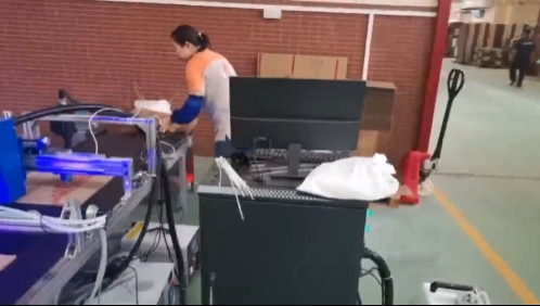 紙箱噴碼，G4理光噴頭，手動(dòng)上料